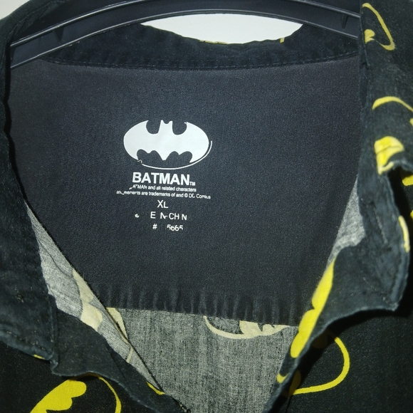Batman Black and Yellow Casual Button Down Shirt - Picture 3 of 3